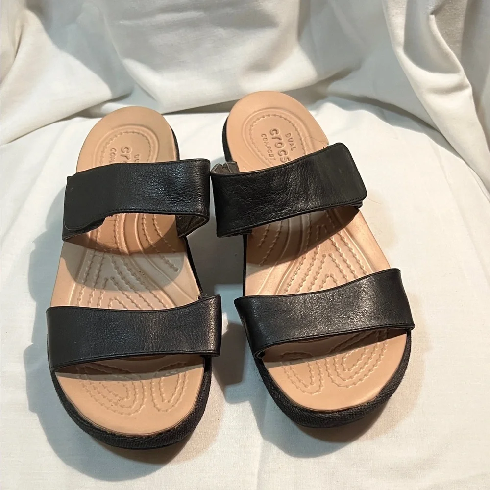 CROCS Black Women's Sandals - Picture 1 of 8